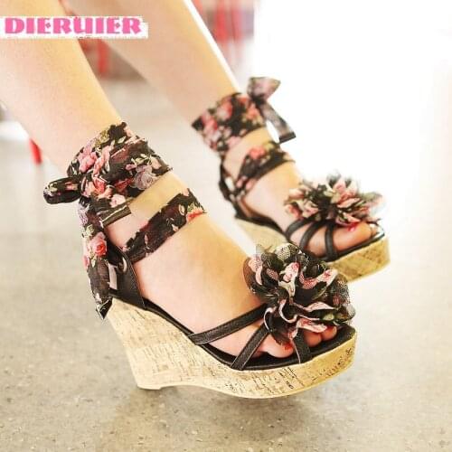 Spring 2021 New Wedges Sandals Female Fashion Ankle Strap Flower Women Sandals High Heels With Platforms Casual Womens Shoes