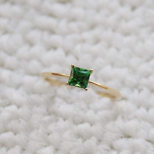 High quality Gold Square Green Zircon Ring micro-encrusted Zircon heart and eight arrows for ladies engagement ring