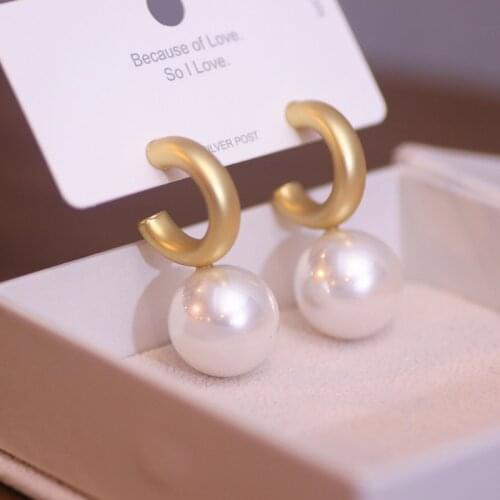 Trendy Elegant Big Round Simulated Pearl Stud Earrings For Women Classic Circle Earring Fashion Wedding Jewelry Gifts Wholesale