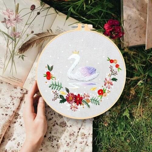 Creative DIY 3d Embroidery Set Needlework Tools Swan Santa Claus Printed Beginner Sewing Craft Round Cross Stitch Kit Home Decor