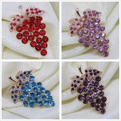 Multicolor crystal rhinestone fruit grape cute brooch pins for women fashinon exquisite rose gold-color jewelry K