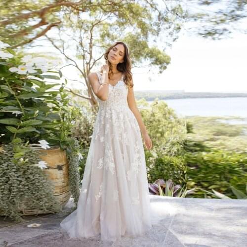 Amazing V-Neck Appliques Wedding Dress Champagne Backless Wedding Gowns Princess Boho Dresses Floor Length