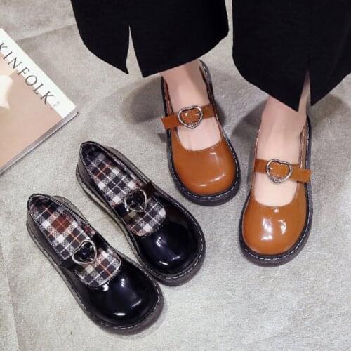 Lolita Shoes Heart Buckle Women Mary Janes ShoesPatent Leather Casual Shoes 2020 New Flat On Platform Shoes Girls Black 8579N