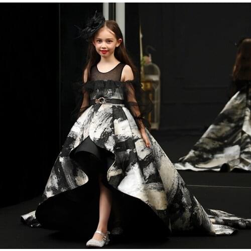 Flower Girl Dresses Off The Shoulder O-Neck Full Princess Knee-Length Tulle Sashes Luxury Court Train Lace Kids Party Gown H182