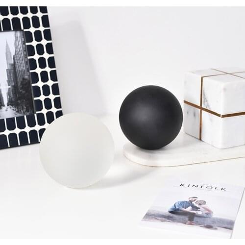 Nordic Black And White Frosted Crystal Ball Ornaments Model Room Bogu Shelf Study Soft Decoration Accessories Birthday Gifts
