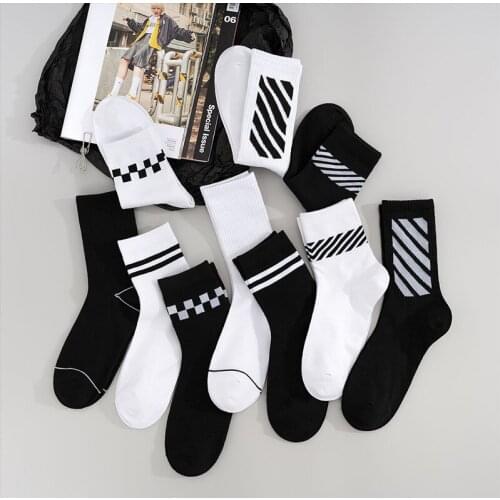 2Pairs/lot Casual Socks Cool Harajuku White Black Calcetine Funny Spring Autumn Fashion Kawaii Skarpetki Damskie Chaussett Mujer
