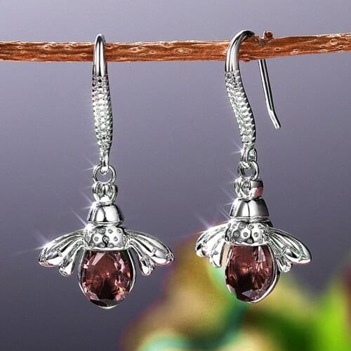 YSDLJG New Fashion Design Animal Female Earring Creative Bee Shape Unique Women Dangle Earrings Versatile Fashion Jewelry Gift