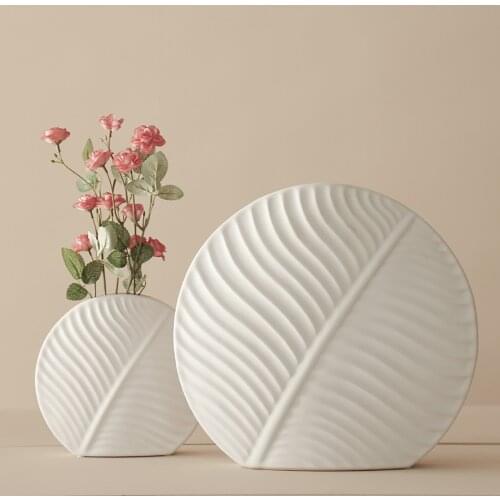 Nordic Style Ceramic Vase Solid Color Leaf-Shaped Dried Flower Pot Decorative Desktop Decor for Home Office Shops