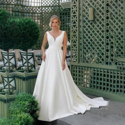 Simple 2021 Wedding Dresses Sexy V Neck Backless Vintage Satin Beach Bridal Dress Ceremony Party Prom Celebrity Gown