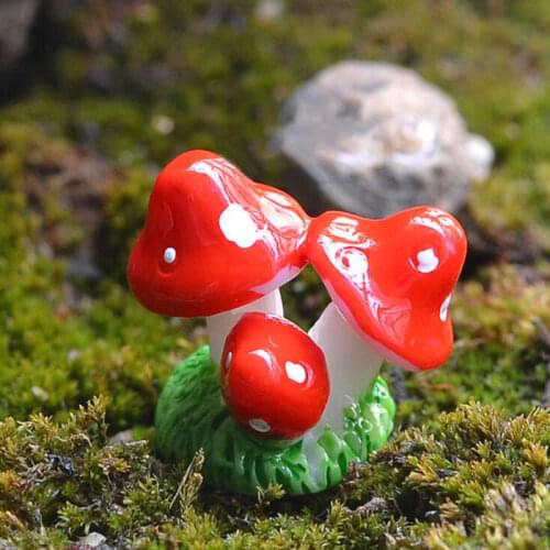 4 colors Mini Mushroom DIY Dollhouse Resin Crafts Garden Ornament Decoration Terrarium Figurines Decor Fairy Garden Miniatures