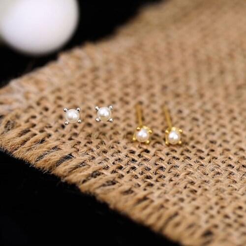 Fashion Mini Pearl Stud Earrings 2021 Trend Womens Fashion Body Penetration Earrings Charm Women Cocktail Party Jewelry