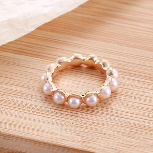 Vintage Women Ring Inlaid Pearl Beaded Korean Charm All Match Hoop Ring Unusual Costume Jewelry Accessories Couple Rings