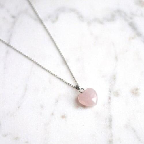 Cute Pink Purple Heart Shape Rock Nature Stone Pendant Necklace Healing Point Chakra Jewelry Gift For Women Lover Best Friends