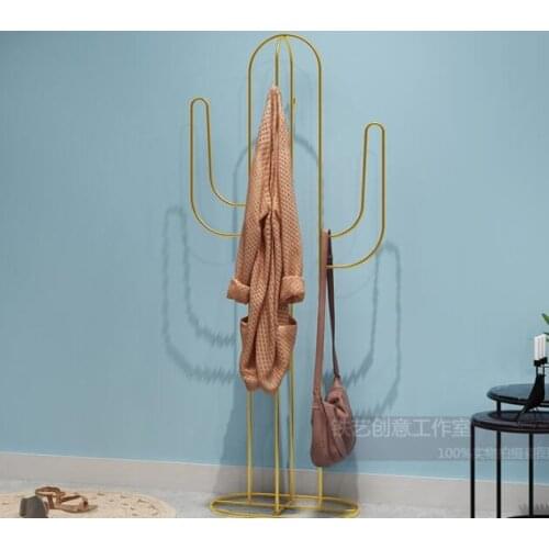 Solid wood coat stand floor to ceiling suit stand bedroom office hotel suite vertical post bag hotel coat rack