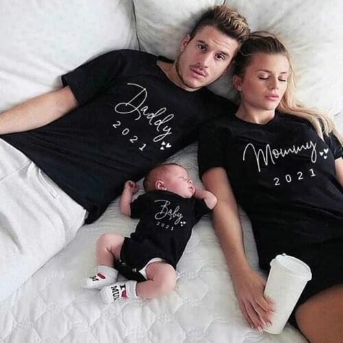 1pcs Funny Baby Mommy 2021 Fashion Family Matching Clothes Baby Romper Woman T shirt Pregnancy Announcement Family Look Clothing