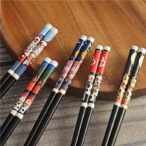 Japanese Style Bamboo Chopsticks Reusable Lucky Cat Pattern Chopstick For Gift chop sticks