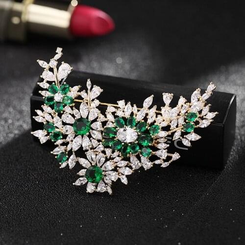 New Korean Fashion Retro Geometric Corsage Emerald Gem Fashion Suit Pin Dress Accessories Flower Elegant Brooch Female