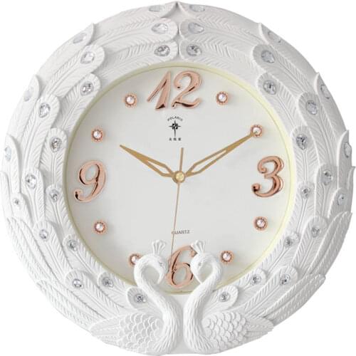 Modern European creative simple 18 inch large diamond clock wall clock mute fashion living room bedroom peacock personality