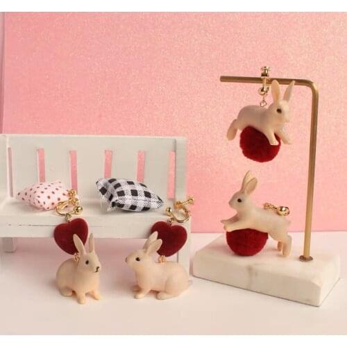 Women Retro Resin Cute Rabbit Earrings Asymmetrical Hairball Rabbit Ear Drops for Lady Sweet Jewelry BH