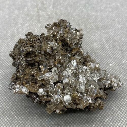 Natural transparent columnar calcite is rare and extinct in China