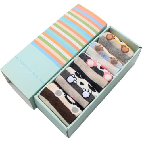 Hot Sale Women Cartoon Socks Gift Box 5 Pairs/Box Colorful Striped Fox Tiger Bear Cotton Sock ladies Harajuku Kawaii Happy Socks