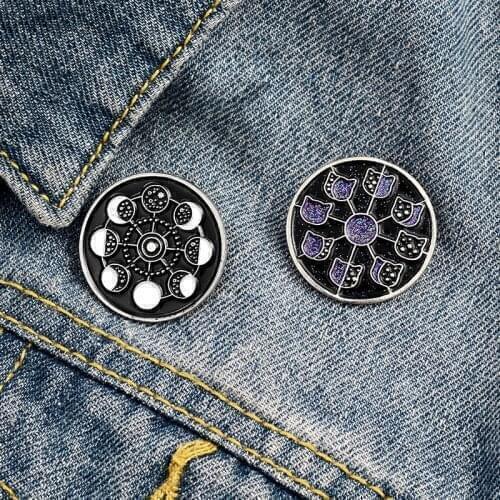 Astronomical Moon Phases Change Black Punk Brooch Enamel Pin Metal Broches for Women Badge Pines Metalicos Brosche Accessories