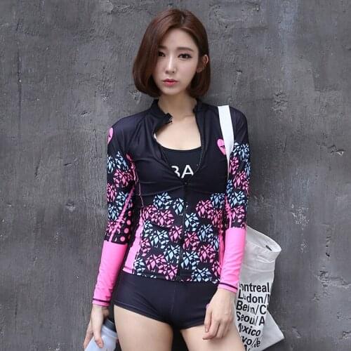 2017 Korean Style Digital Print Surf Diving Suit Woman Long Sleeve Swimming Tops+Shorts Two Piece Set Women Swimwear Rash Guard