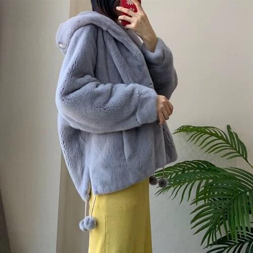 Bat Sleeved Real Fur Coats For Women Winter natural mink fur Luxurious Imported Mink Fur Coats with hood short style