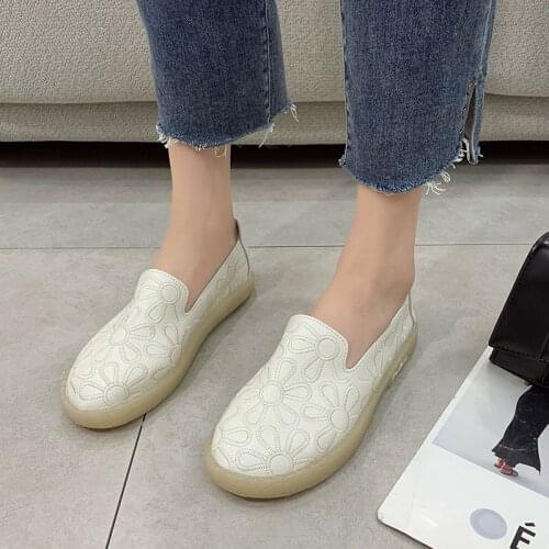 Ballet Round Toe Flats Ladies Shoes Women Loafers Flats Hot Sell Solid Flower Leather Women Loafers Plus Size Zapatos De Mujer