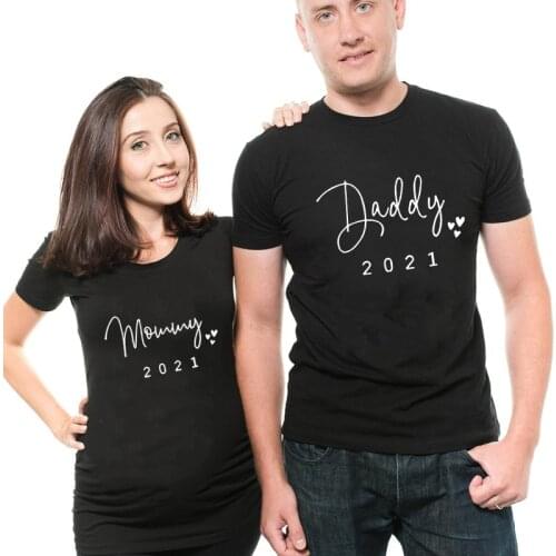 Daddy/mommy 2021 Couple Maternity Matching T-Shirt Baby Shower Birth Announcement Pregnancy Top Pregnancy Gifts for New Parents