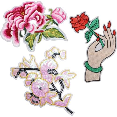 1 Pcs Peony Romantic Rose Butterfly Embroidery Sewing Patch Applique Sewing Badge Process Embroidery Clothes Pants DIY