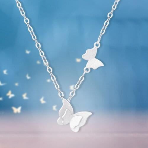 Korean Trend Double Butterfly Frosted Pendant Necklace Elegant Exquisite Womens Wedding Clavicle Chain Fashion Party Jewelry