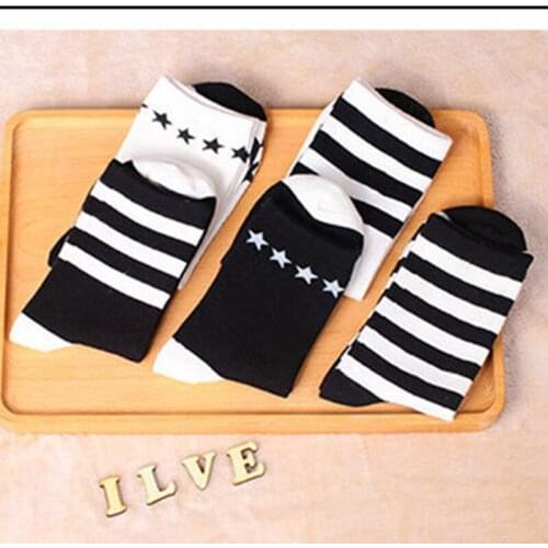 New Korean version of spring and autumn womens socks black and white with stripes stars Harajuku style cotton socks tube socks