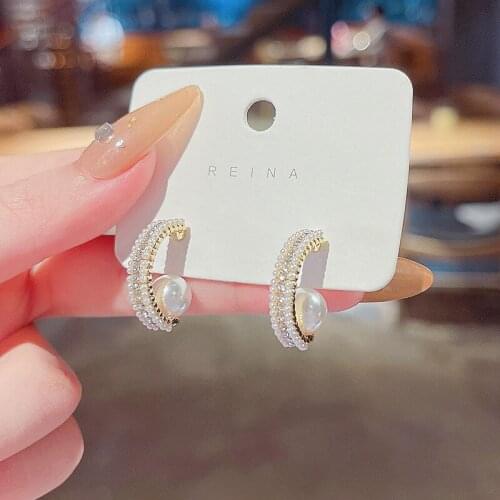 2021 New Korean Contracted Sweet Fresh Pearl Women Earrings Fashion Elegant Geometric Shining Crystal C-shaped Earrings