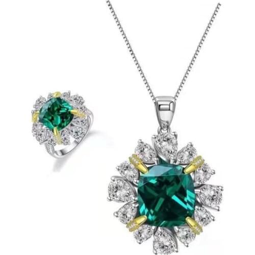 The New Hot Seller Gift Is A Two-Piece Necklace And Ring (US Size) Set With Green Stone