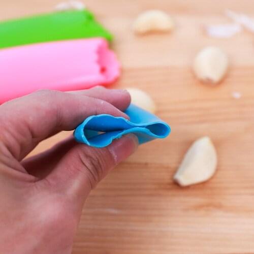 1PC Cheap Hot Sales Magic Silicone Garlic Peeler Peel Easy Kitchen Tools