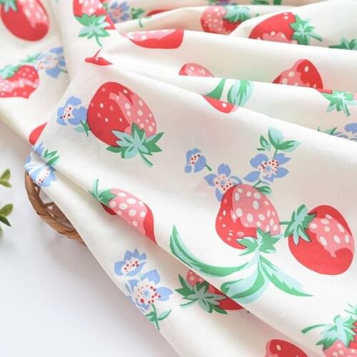 140x50cm Thin Cotton Beige Fresh Strawberry Fabric Make Dress Childrens Clothing Baby Clothes Handmade DIY Cloth 135g/m