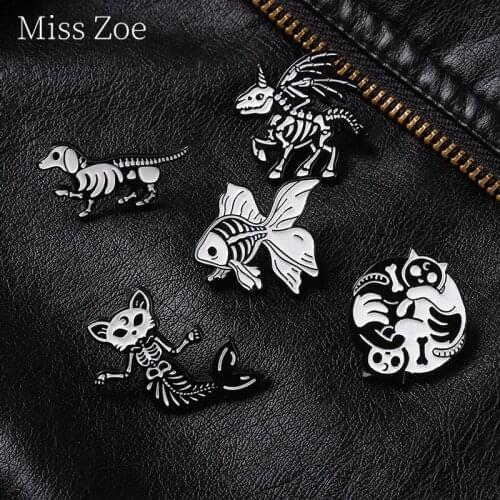 Primitive Skeleton Animal Dinosaur Gothic Pins Horror Brooches Hats Leather Jeckets Quality Punk Accessories Halloween Jewelry