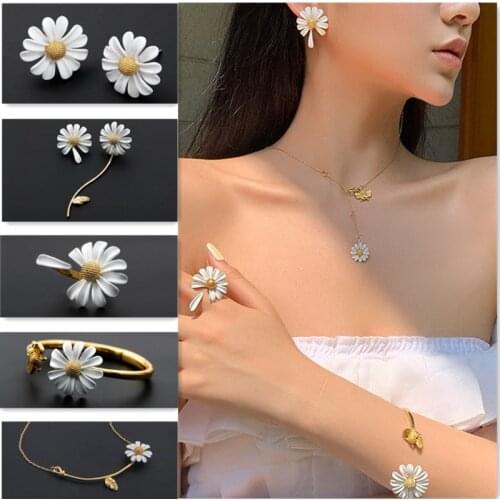 FFLACELL INS Simple and Sweet Daisy Necklace Earrings Bracelets Ring Jewelry Set Women Party Accessories