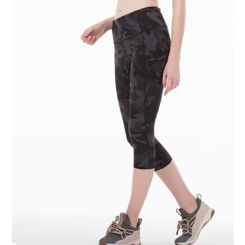 2020 Women Sports Pant With Reflective skinny pencil Pant Running Leggings Super Quality Stretch Fabric with packet capris