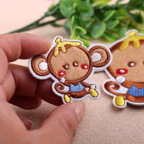 PGY 1PCS High-quality Cartoon Little Animal Patches Banana Monkey Embroidery Appliques for Clothes Iron Badges for Kids Stickers