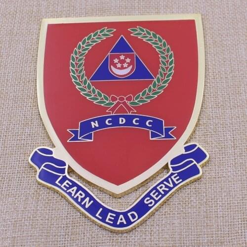 2019 Customized Gold Metal Badge with Epoxy