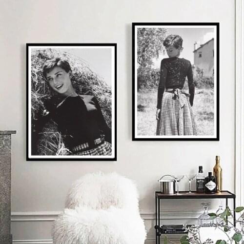 Retro Female Star Photography Posters and Prints Famous Actress Wall Art Canvas Painting Black White Picture for girls Room
