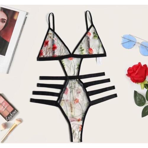 Fashion Bra Set Women Underwear V-Neck Floral Embroidered Push Up Lace Lingerie Set White Crop Top And Panties Set Hollow Thong