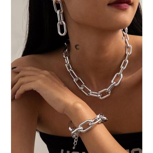 2021 Womens Simple Retro Single-layer Tassel Accessories Ins Wind Multi-element Buckle Jewelry Necklace Set Wedding Party Gift