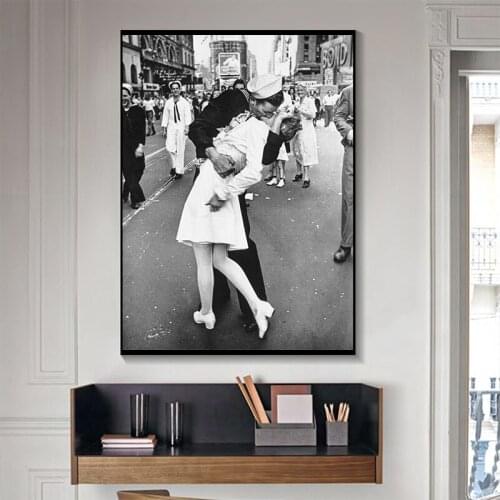 VICTORY KISS Retro Art Black and White Printing Poster Decorative Painting Wall Pictures for Living Room Oil Painting Wall Art