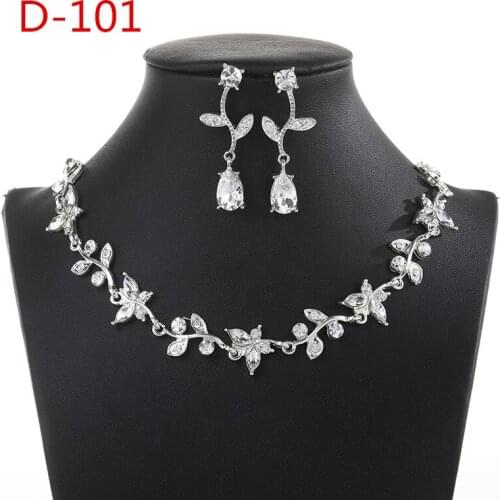 The New Niche Fashion Design Sense Necklace Earrings Jewelry Set Is The Best Choice For Party Performance Stage