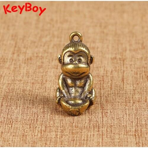 Antique Brass Monkey Holding Ingot Pendants for Keychains Accessories Copper Chinese Zodiac Monkey Figurines Car Key Chain Rings