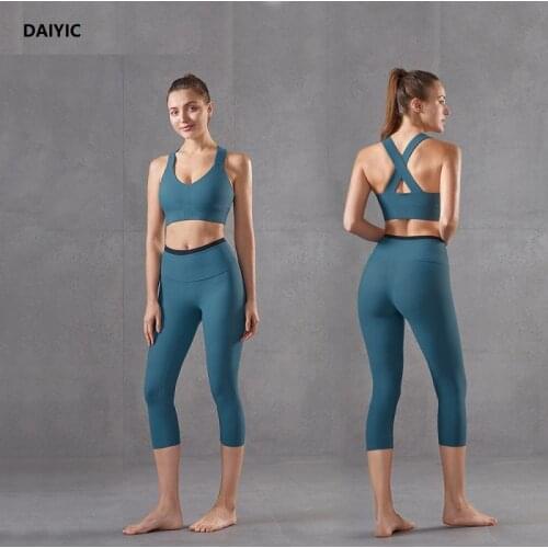 DAIYIC 2021 Stretchy Gym Wear Womens High Waist Sports Wear Fitness Two Piece Yoga Sets