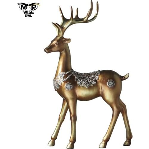 Resin Craft Elk Creative Statue Nordic Style Animal Sculpture Office Ornaments Living Room Bedroom Desktop Decoration Home Decor